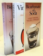 1001 Practical Uses of Vinegar / Bicarbonate of Soda A Very Versatile Natural Substance